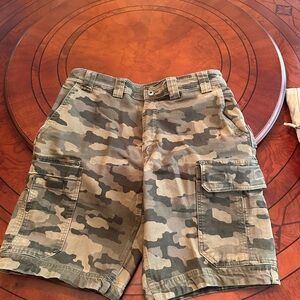 Duluth Trading Co Green and Brown Cargo Shorts for Outdoor Wear